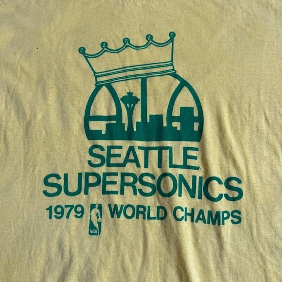 Vintage 1979 Seattle SuperSonics yellow single stitch tee - Picture 3 of 8